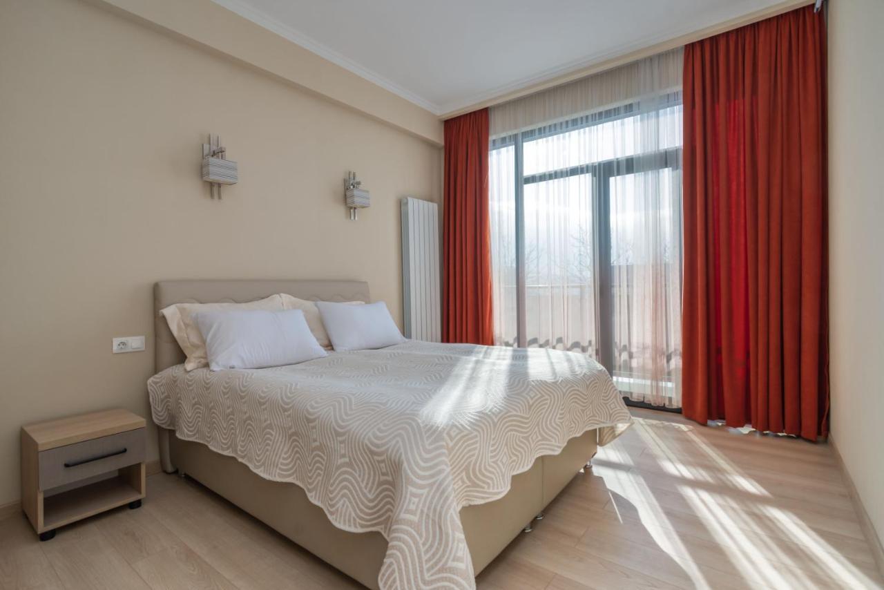 Hotel Alexandria Saguramo Exteriör bild